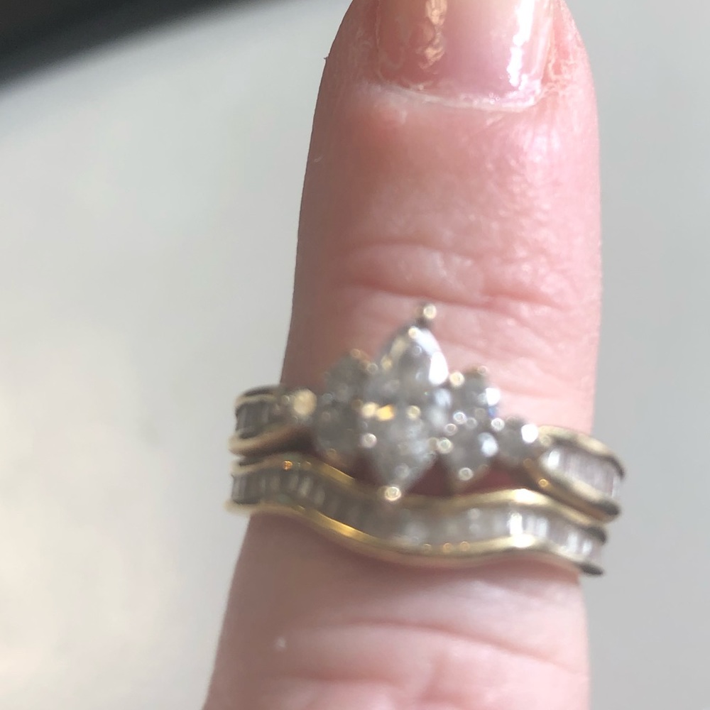 Engagement/wedding band
